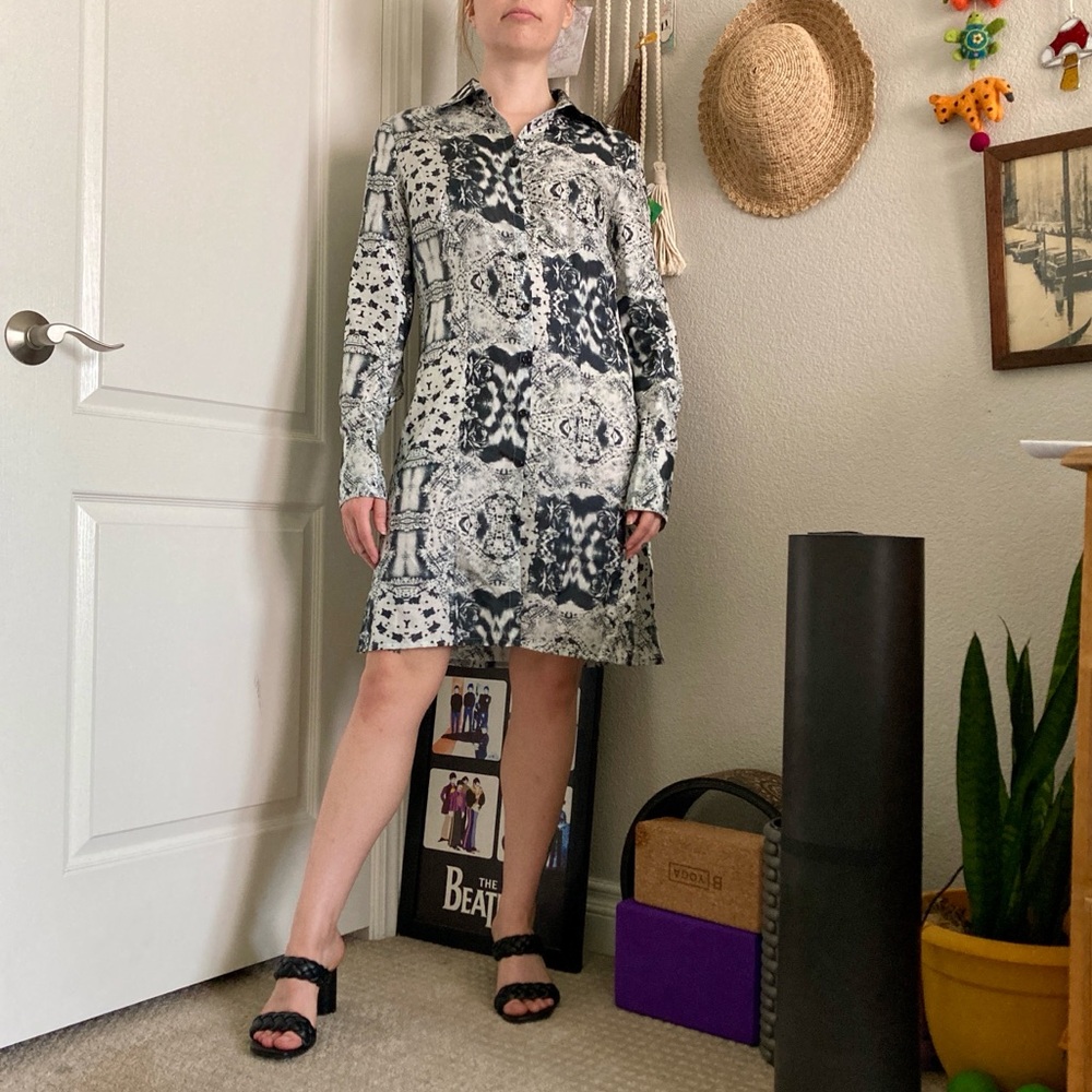 NWT Debbie suchat 100% silk button down shirt dress gray abstract print